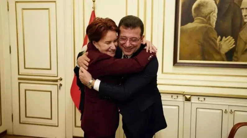 ekrem-imamoglu-iyi-partiyi-karistirmaya-devam-ediyor-ipin-meclis-ve-teskilat-uyelerinden-imamoglu-istifasi-1708276153045.jpeg