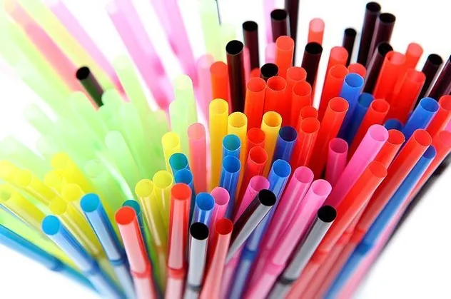 İngitere yasakladı! Plastik pipet, kulak temizleme çubuğu ve kokteyl karıştırıcılar...