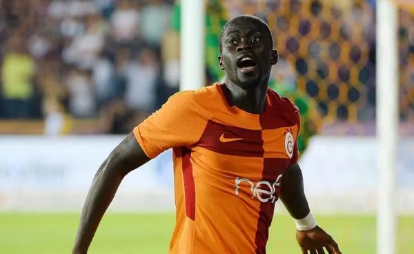 Son dakika: Galatasaray'ın yeni transferi Badou Ndiaye, İstanbul'a geldi-1