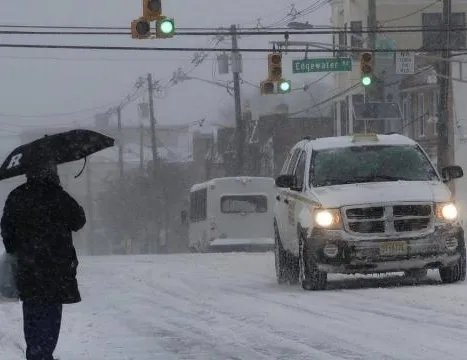 Kar fırtınası! 2 bin 300 uçuş iptal edildi