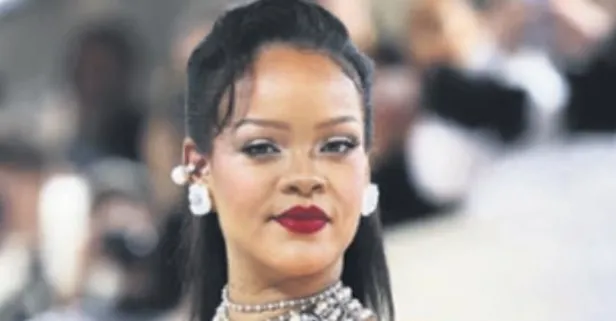 Kıy'met'li Rihanna: Met Gala'nın yıldızı Rihanna göz kamaştırdı!