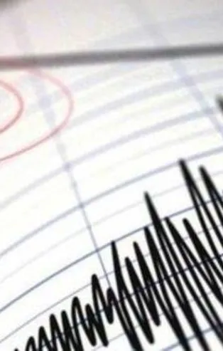 Endonezya'da 7.7 büyüklüğünde deprem