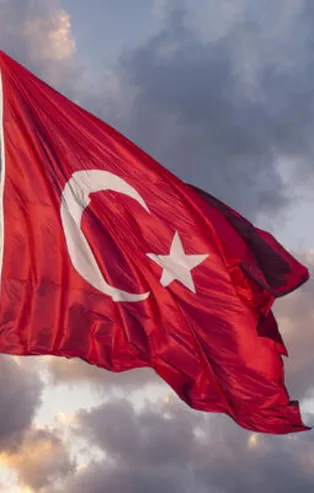 İstiklal Marşı bestecisi kimdir? İstiklal Marşı hangi tarihte kabul edilmiştir? İstiklal Marşı 10 kıta sözleri!