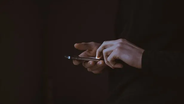 ogrencilere-vergisiz-telefon-satisi-basladi-mi-2023-vergisiz-telefon-ve-bilgisayar-alimi-sartlari-ne-yas-sinir-1695743285187.jpg Öğrencilere vergisiz telefon satışı başladı mı 2023? Vergisiz telefon ve bilgisayar alımı şartları ne? Yaş sınırı var mı?-2