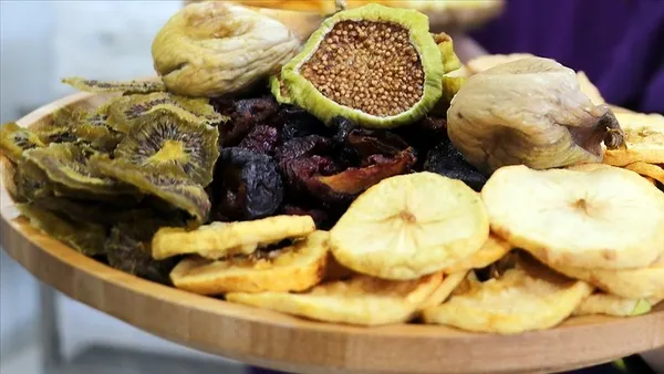 turkiyenin-kuru-meyve-ihracati-15-milyar-dolarin-ustune-cikti-1644913150552.jpg Türkiye'nin kuru meyve ihracatı 1,5 milyar doların üstüne çıktı-2