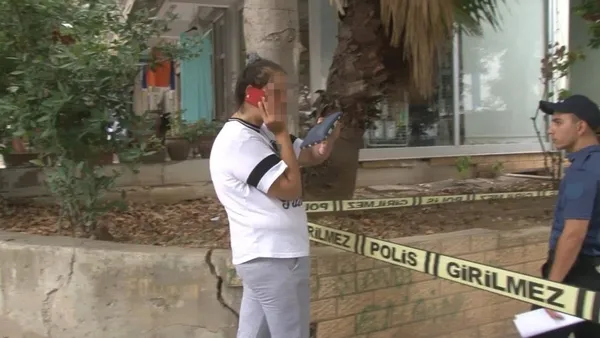 bosandigi-esinin-evini-basti-2-kisiyi-yaraladi-kendini-eve-kapatti-1661948912635.jpg Eski eşinin iki arkadaşını yaraladı: Kendini eve kilitledi-3