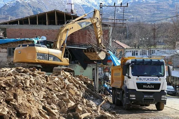Malatya Valiliği depreme ilişkin son durumu paylaştı: 5 bin 231 konutun ağır, 3 bin 757 bina az hasarlı-1