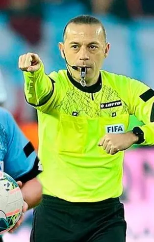 UEFA'dan Cüneyt Çakır ve Halis Özkahya'ya görev