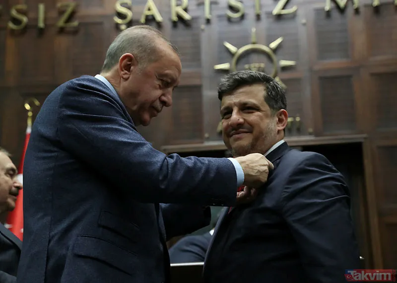 Başkan Erdoğan AK Parti'ye katılan 5 belediye başkanına rozetlerini taktı!