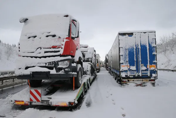 son-dakika-kuzey-marmara-otoyolo-isletmecisine-68-milyon-lira-ceza-otoyol-gecis-ucretleri-iade-edildi-1643611747460.jpg SON DAKİKA: Kuzey Marmara Otoyolo işletmecisine 6,8 milyon lira ceza! Otoyol geçiş ücretleri iade edildi-8