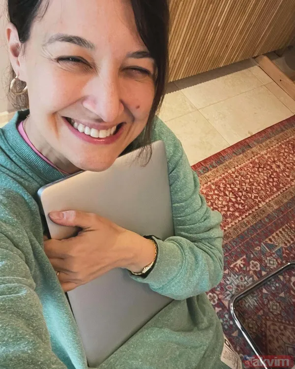 Jan Asya’dan anneye sanatsal dokunuş! Gupse Özay’dan tatlı sitem: Tatil kaç gün sürüyor? - 8