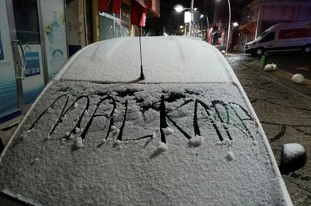 SON DAKİKA: Kar yağışı İstanbul’un kapısına dayandı