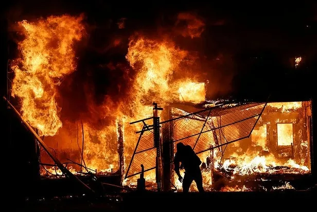 Polisin siyahi George Floyd'u öldürdüğü ABD'de Trump'tan savaş ilanı gibi talimat: Ordu göreve hazır-3