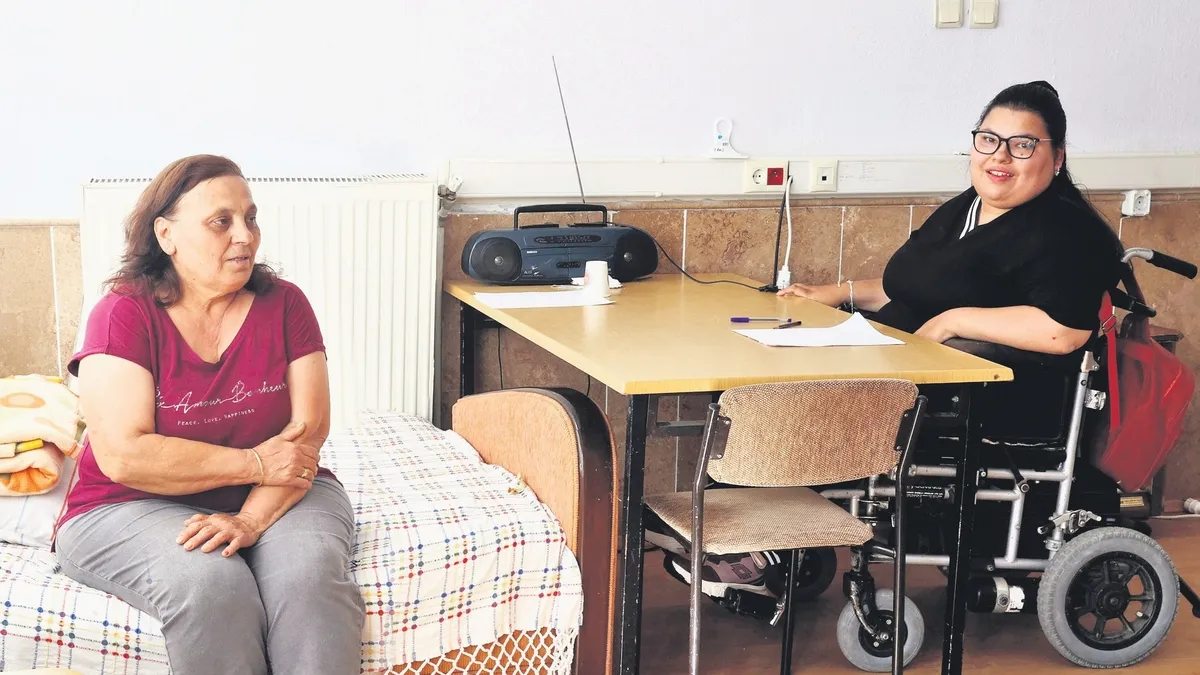 Bedensel engelli Yasemin Bozkurt, çift anadal yaparak üniversiteden mezun oldu