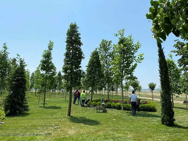 istanbulun-fethinin-coskusu-ataturk-havalimani-millet-bahcesinde-baskan-erdogan-ilk-fidanlari-toprakla-bulustu-1653820760036.jpg İstanbul'un Fethi'nin coşkusu Atatürk Havalimanı Millet Bahçesi'nde! Başkan Erdoğan'dan tarihi mesajlar: Son nefesimize kadar buradayız-11