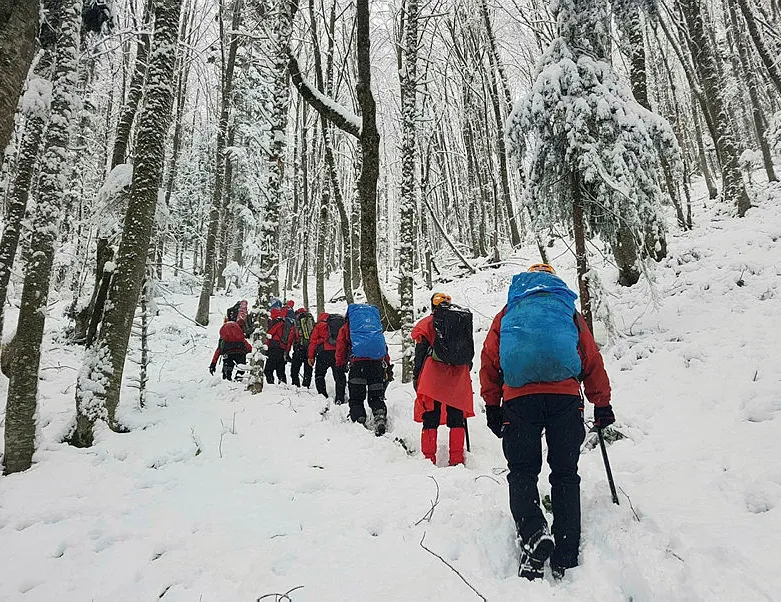 Kayıp dağcıları aramada dördüncü güne girildi