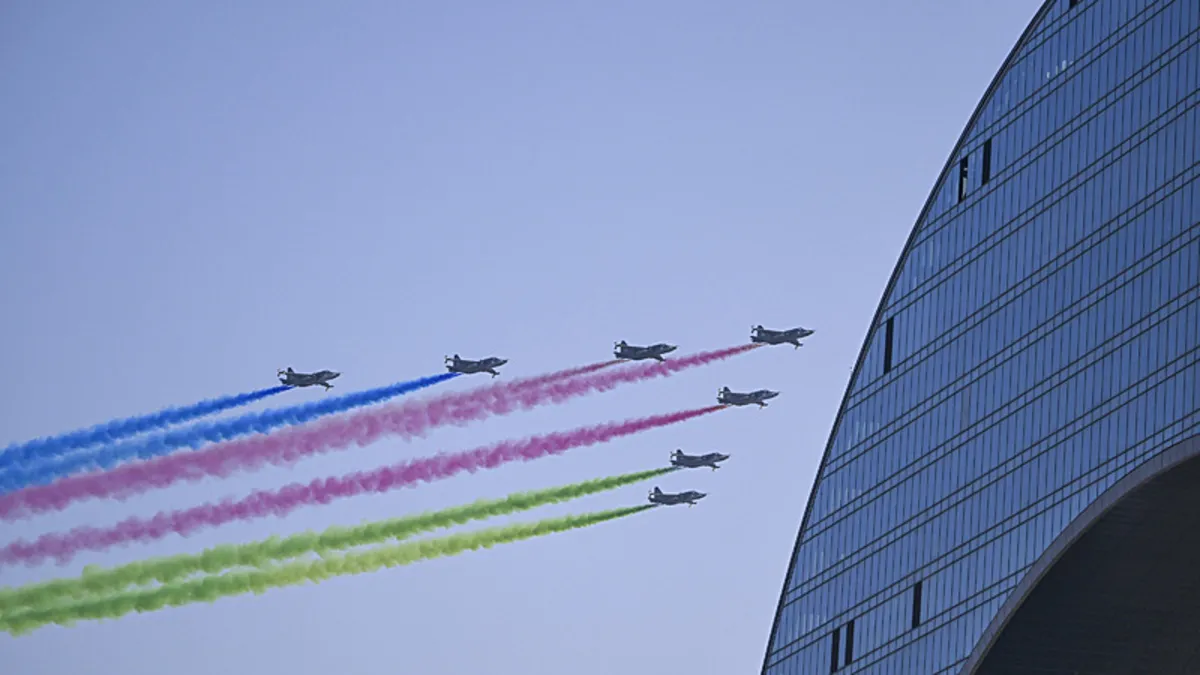 Türk F-16’ları Bakü semalarında! Başkan Erdoğan ve Azerbaycan Cumhurbaşkanı Aliyev böyle seyretti