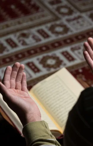 Kadir Gecesi hangi tarihte, Ramazan ayının kaçıncı günü idrak edilecek? Kadir suresi Arapça okunuşu ve Türkçe anlamı! Kadir Gecesi ne zaman 2022?