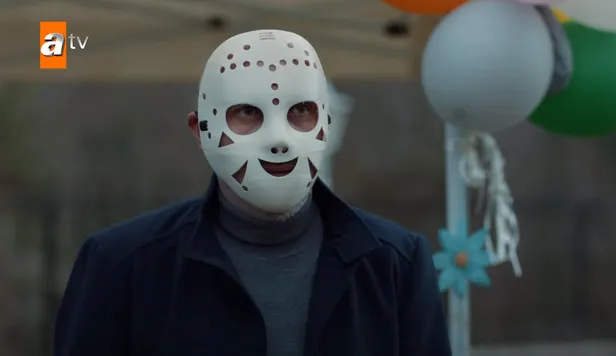 sirazesini-kaydiracak-olay-marasli-7-bolum-fragmani-son-kartini-oynadi-etrafi-viraneye-ceviriyor-1613728354619.jpg Şirazesini kaydıracak olay! Maraşlı 7. bölüm fragmanı: Son kartını oynadı etrafı viraneye çeviriyor!-9