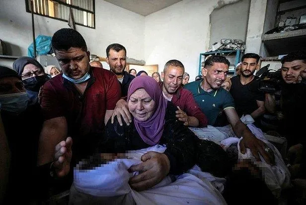 Terör devleti İsrail'i koruyan bir tutum sergileyen Reuters 'sosyal abluka'ya alınınca pes etti: 'İsraeli airstrike'-11