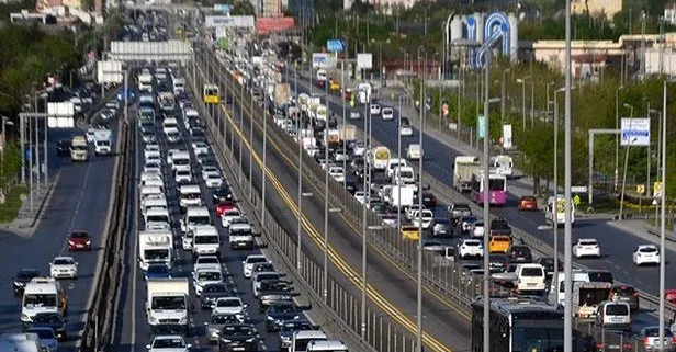 tam kapanma nin 5 gununde istanbul avcilar da 5 kilometrelik trafik yogunlugu takvim