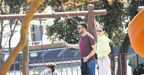 Güzel oyuncu Hatice Şendil ile yapımcı eşi Burak Sağyaşar, Bebek Parkı’ndaydı
