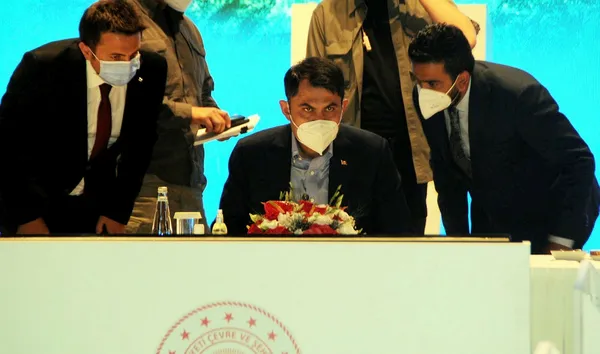 cevre-ve-sehircilik-bakani-murat-kurum-musilajin-tehlikeli-atik-olmadigini-ve-toksik-ozellik-gostermedigini-tespit-ettik-1623797150165.jpg Çevre ve Şehircilik Bakanı Murat Kurum: Müsilajın tehlikeli atık olmadığını ve toksik özellik göstermediğini tespit ettik-10