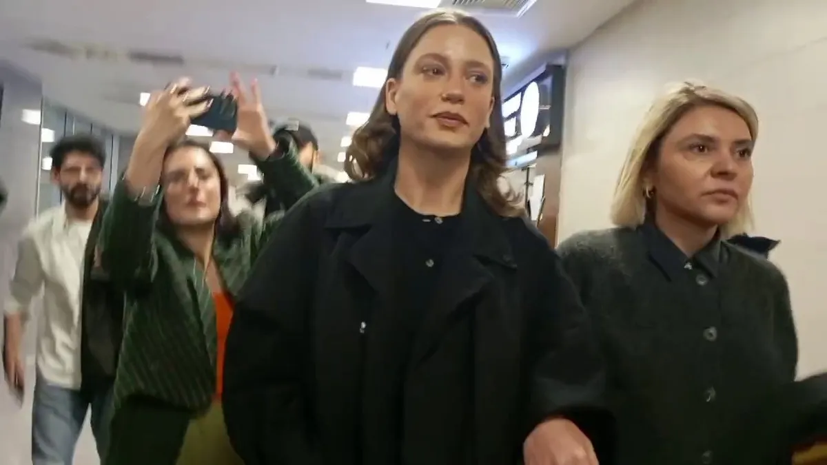 Serenay Sarıkaya adliyede!