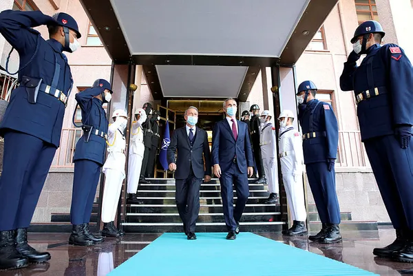 Milli Savunma Bakanı Hulusi Akar NATO Genel Sekreteri Stoltenberg ile görüştü-1