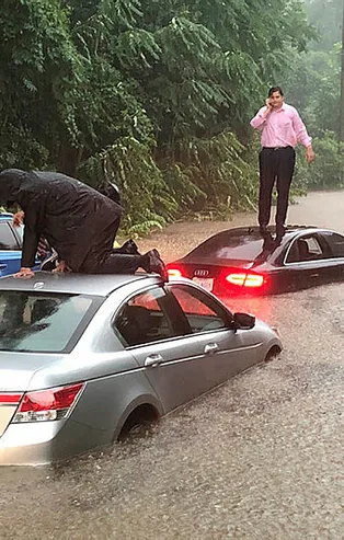 Washington'da sel! Dehşeti yaşadılar