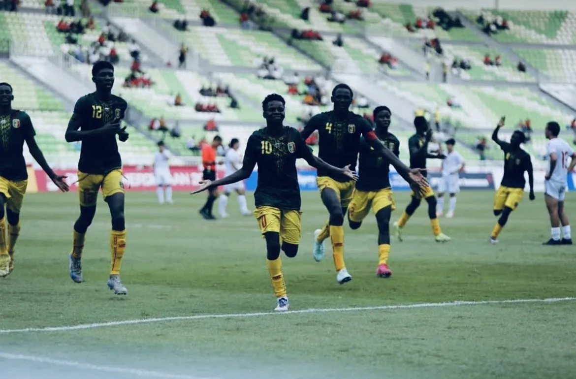 Fenerbahçe'den iki transfer sürprizi! Dünya devleriyle yarış başladı - 13