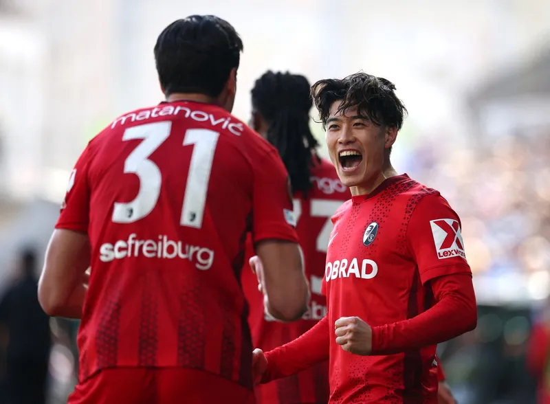 ispanyada-tur-cok-rahat-geldi-freiburg-avrupa-liginde-celta-vigoyu-3-1-yendi-1776366822457.jpg Freiburg iki maçta da attığı 3 golle Avrupa Ligi'nde yarı finale yükseldi