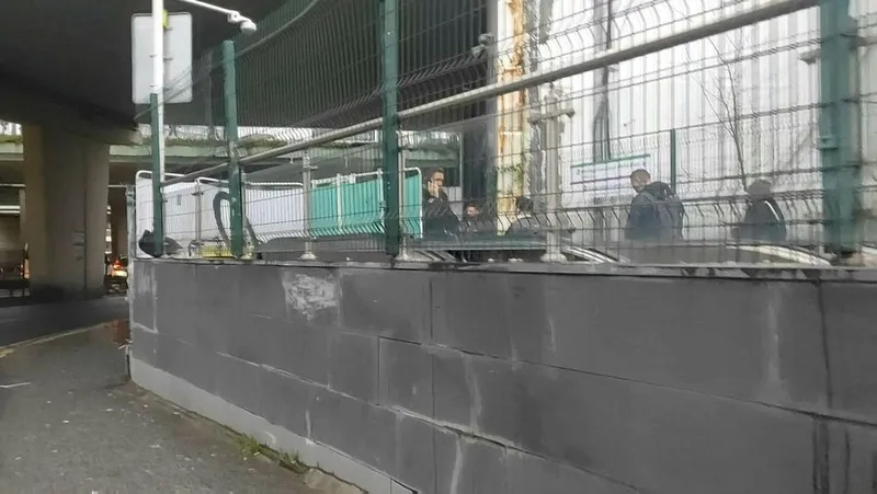 1708107709183.jpeg M2 Yenikapı-Hacıosman Metro Hattı Gayrettepe istasyonunda kan donduran olay! Yürüyen merdiven can aldı-3