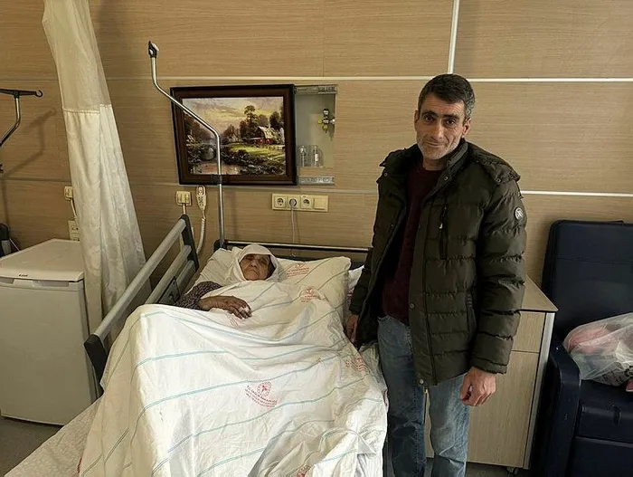 musta-kopeklerin-saldirisinda-yaralanan-medine-kiziltas-yasadigi-korkuyu-anlatti-kopeklerin-toplatilmasini-cok-1702730972315.jpeg Muş'ta köpeklerin saldırısında yaralanan Medine Kızıltaş yaşadığı korkuyu anlattı: Köpeklerin toplatılmasını çok istiyorum-5