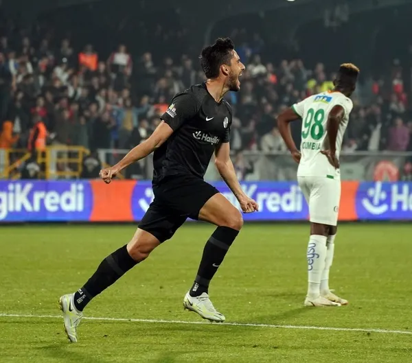 alanyasporu-evinde-yenen-umraniyespor-sezonun-ilk-galibiyetini-aldi-1667594520767.jpeg Alanyaspor'u evinde yenen Ümraniyespor sezonun ilk galibiyetini aldı-5