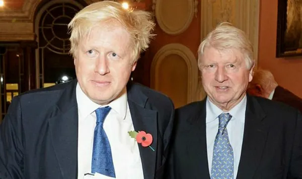 ingiltere-basbakani-boris-johnsonin-babasi-stanley-johnson-brexitin-sona-ermesine-saatler-kala-fransiz-vatandasligina-basvurdu-1609429382434.jpg