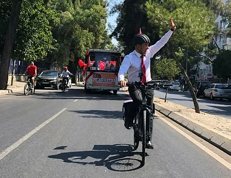 Şov peşinde koşan Tunç Soyer’e tepki