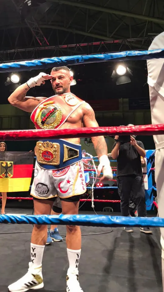 75-profesyonel-macta-yenilmeyen-boksor-musa-askan-yamak-kalbine-yenildi-1652651562142.jpg 75 profesyonel maçta yenilmeyen boksör Musa Askan Yamak kalbine yenildi-5