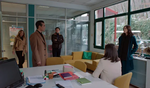 Kanal D dizisi Sadakatsiz'de herkesin dört gözle beklediği ayrılık! 'Bol bol küfür yedim' dedi vedayı kendisi duyurdu Sadakatsiz Mert...-2