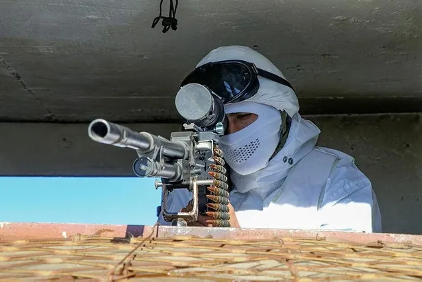 2 bin 100 rakımlı Tepeşin Tepe'de vatan nöbeti: Mehmetçik Irak sınırında teröristlere geçit vermiyor-2