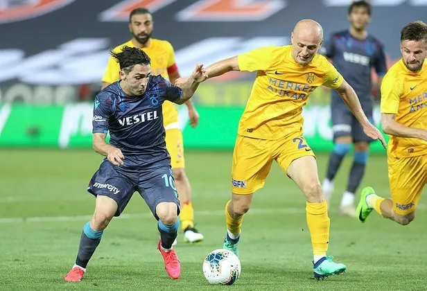 trabzonspor-1-1-mke-ankaragucu-mac-sonucu-1593294646661.jpeg Trabzonspor 1-1 MKE Ankaragücü | MAÇ SONUCU-4