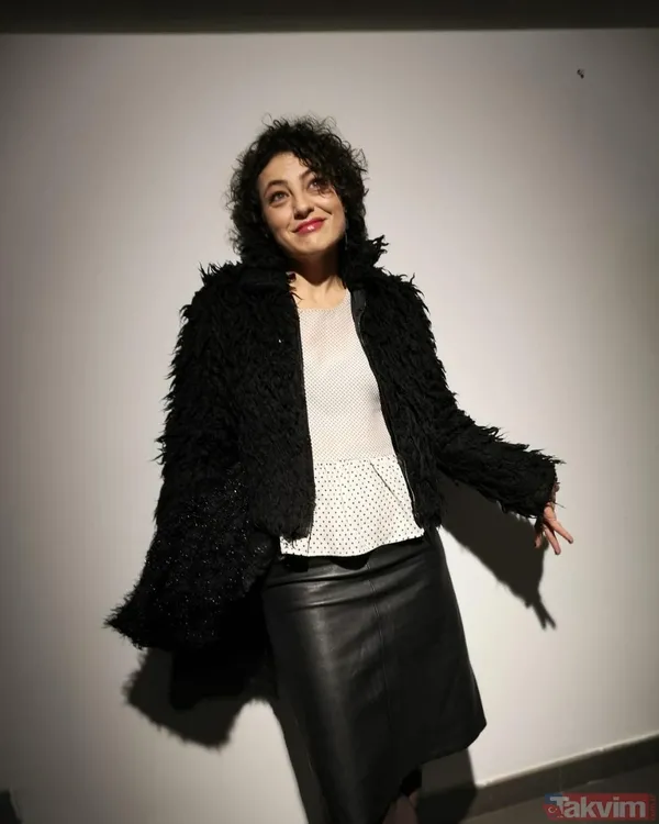 Yargı'nın Avukat Seda'sı Nergis Öztürk sırılsıklam aşık! Aşka geldi paylaştı eşi tanıdık çıktı! Meğer aynı dizide bile rol almışlar... - 2