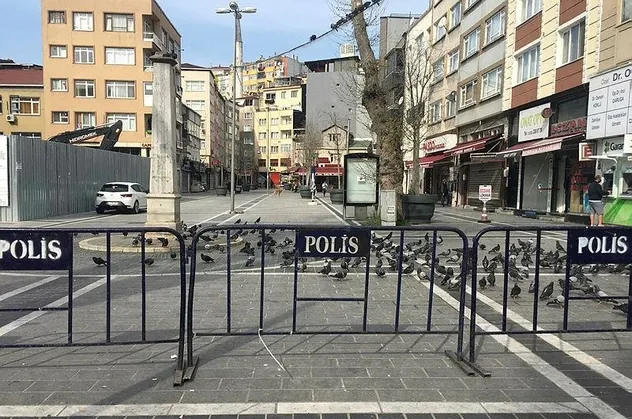 Son dakika: Kasımpaşa'nın en işlek caddeleri ve Kızılay Meydanı koronavirüs nedeniyle 14 gün süreyle kapatıldı