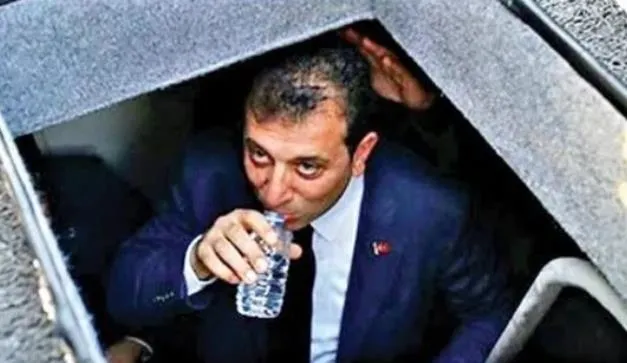 ekrem-imamoglu-secim-oncesi-ucretsiz-su-demisti-istanbul-buyuksehir-belediyesi-45-yilda-suya-yuzde-500-zam-yap-1701102299425.jpeg İstanbul'a Ekrem İmamoğlu tarifesi | İBB 4,5 yılda suya yüzde 500, İSPARK'a 10 katı, Ulaşıma yüzde 476 zam...-5