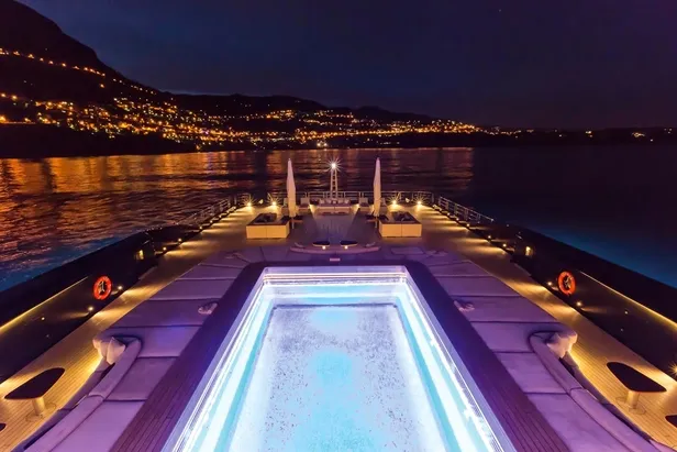 Azeri asıllı milyarder, Marmaris'ten tablo satın aldı-3