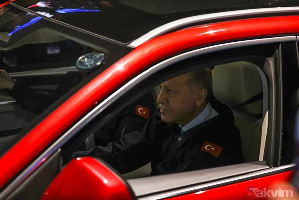 Başkan Erdoğan Togg'un direksiyonunda: Tekerine taş değmesin... Araç rengi için işaret ettiği Emine Erdoğan kararını verdi - 29