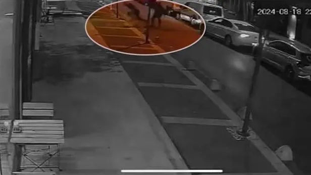 Kağıthanede 1 kişinin öldüğü suikast anı kamerada | Hayatını kaybeden Abdulkadir Anasın babası konuştu