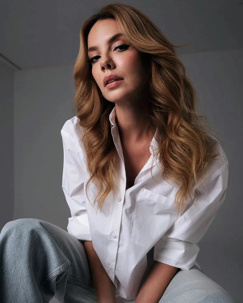 selen-soyder-agabeyinin-vefatiyla-sarsildi-hayatimi-kaybettim-1775201498397.jpg Selen Soyder ağabeyinin vefatıyla sarsıldı: "Hayatımı kaybettim"-4