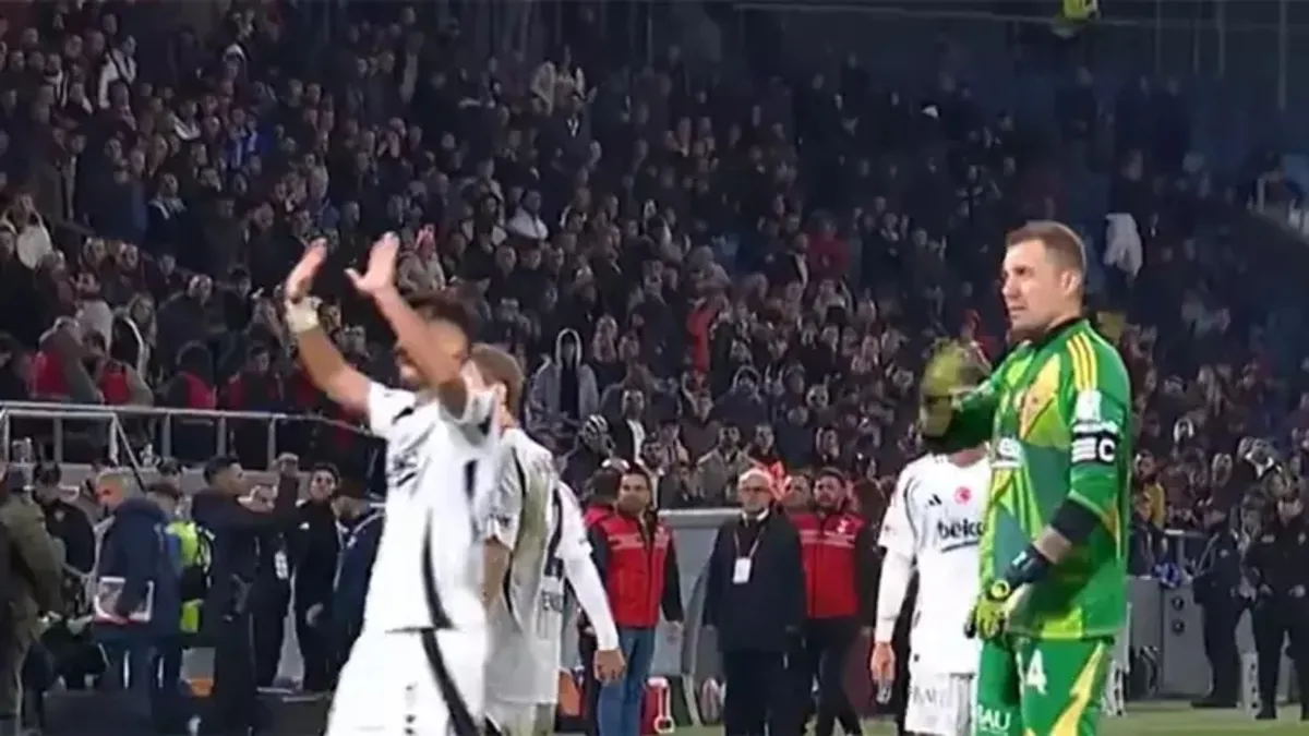 Beşiktaş'ta futbolcular taraftarlardan özür diledi!