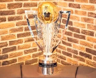 Her şey bu kupa için!